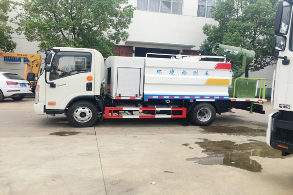 大運多功能抑塵車(5噸、30米霧炮機)