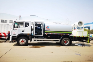 東風(fēng)多利卡D9霧炮車(圓罐10方、50-100米噴霧機(jī))