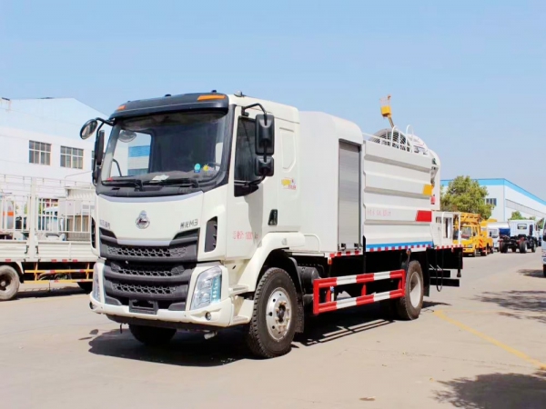柳汽乘龍抑塵車(11立方、50-100米霧炮機)