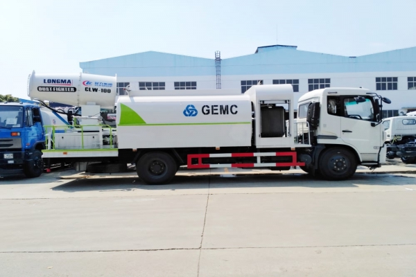 東風(fēng)天錦抑塵車(圓罐9方、50-100米霧炮機(jī))