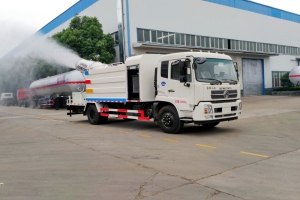 東風(fēng)天錦霧炮車(11方、18噸總質(zhì)量、50-100米噴霧機(jī))