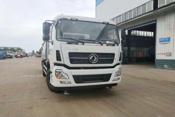 東風(fēng)天龍多功能抑塵車(60-120米霧炮機(jī))