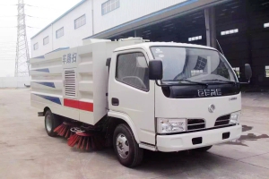 東風(fēng)小多利卡國(guó)五掃路車現(xiàn)車