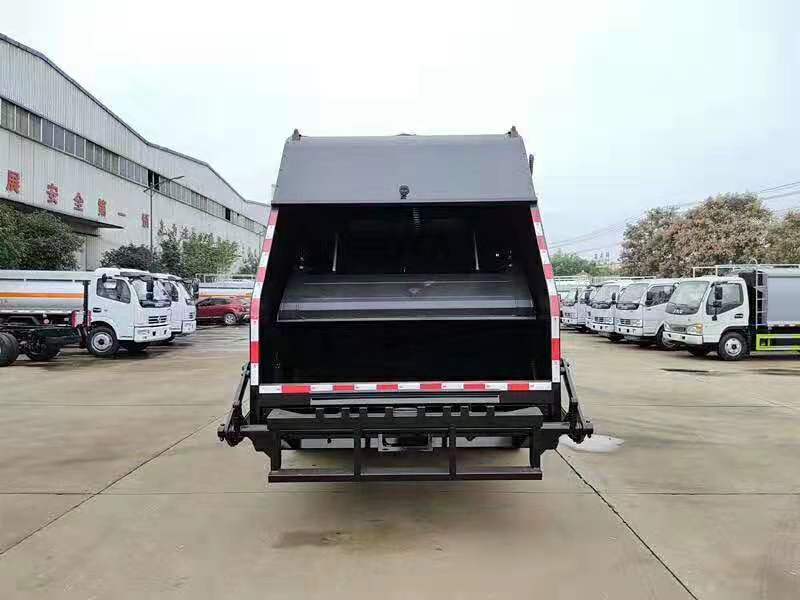 東風(fēng)天錦壓縮式垃圾車圖片