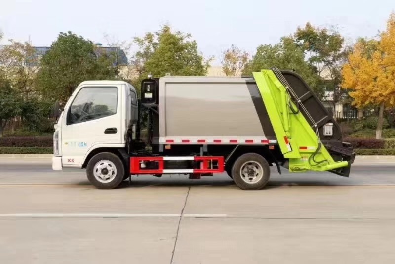 凱馬國六小型壓縮式垃圾車圖片