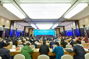 程力專汽榮獲“萬企幫萬村”精準(zhǔn)扶貧行動民營企業(yè)榮譽(yù)稱號