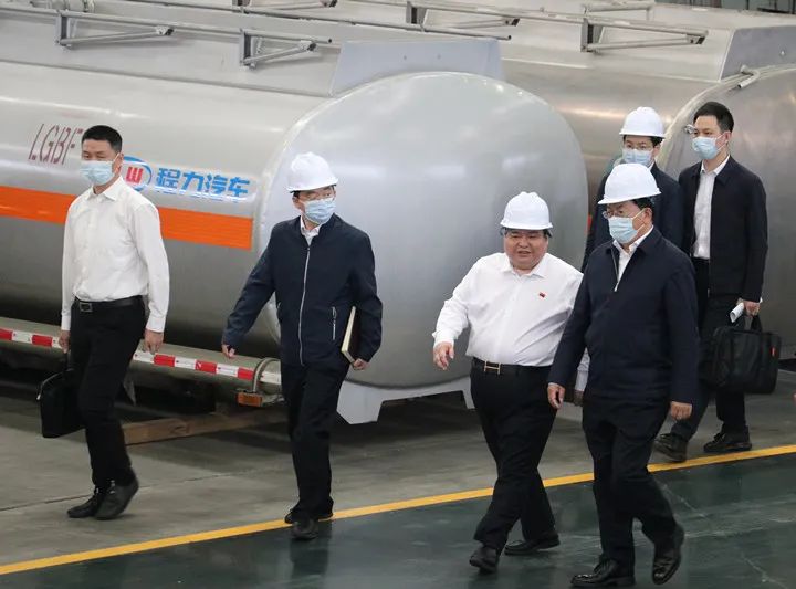 湖北省**副**、**王忠林帶領省市領導視察程力（曾都）汽車工業(yè)園新廠基地建設情況