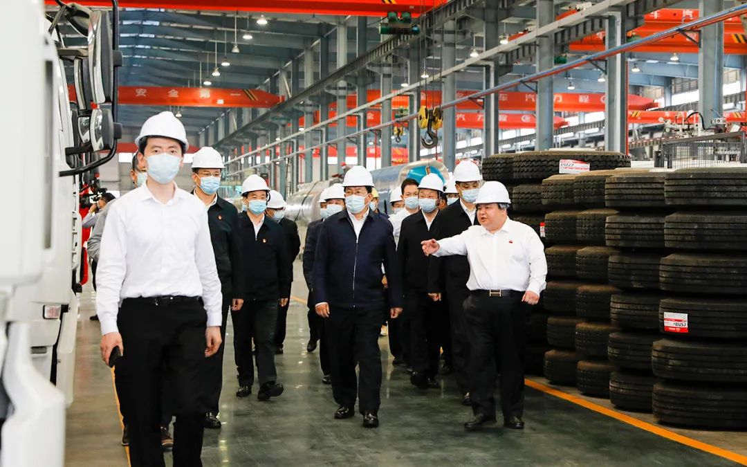 湖北省**副**、**王忠林帶領省市領導視察程力（曾都）汽車工業(yè)園新廠基地建設情況